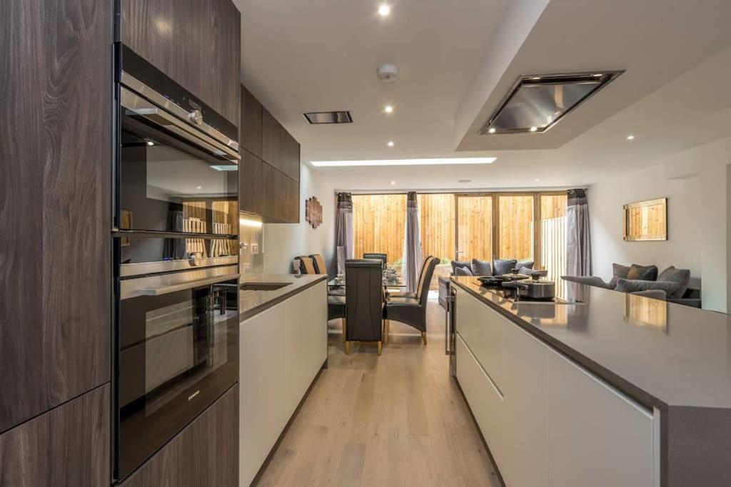 Luxurious & Modern Townhouse In Hammersmith Daire Londra Dış mekan fotoğraf