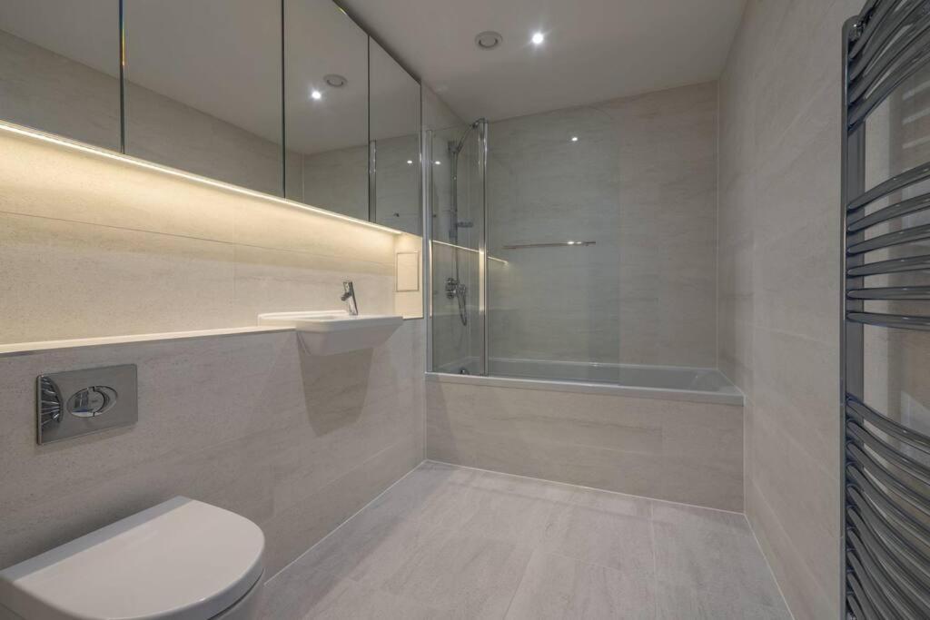 Luxurious & Modern Townhouse In Hammersmith Daire Londra Dış mekan fotoğraf