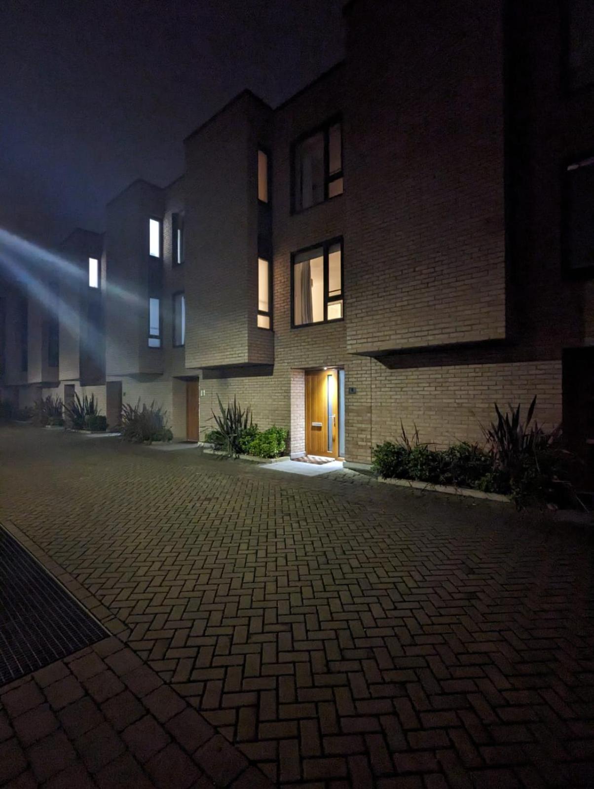 Luxurious & Modern Townhouse In Hammersmith Daire Londra Dış mekan fotoğraf